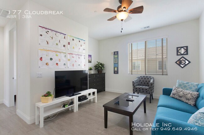 Building Photo - Great Park 4 BR Home