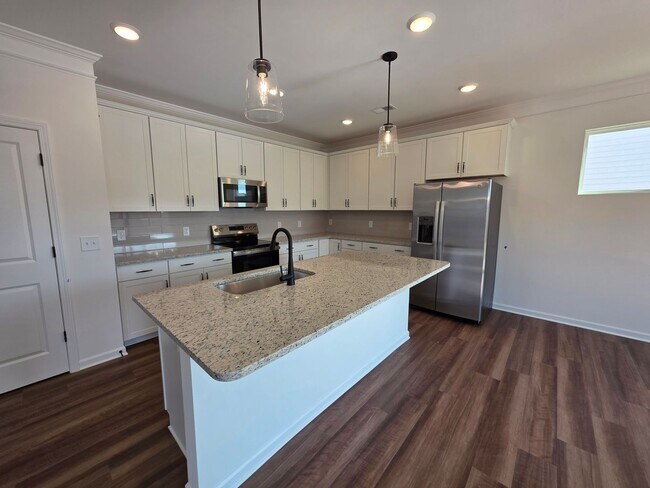 Foto del edificio - NEW BUILD! LOCATED OFF REEDY FORK RD. IN THE HARRINGTON COMMUNITY. OFFERING $500 OFF FIRST FULL M...