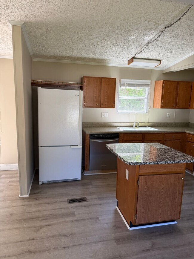 Foto del edificio - FOR RENT – Newly Remodeled Home Near Downtown Aynor