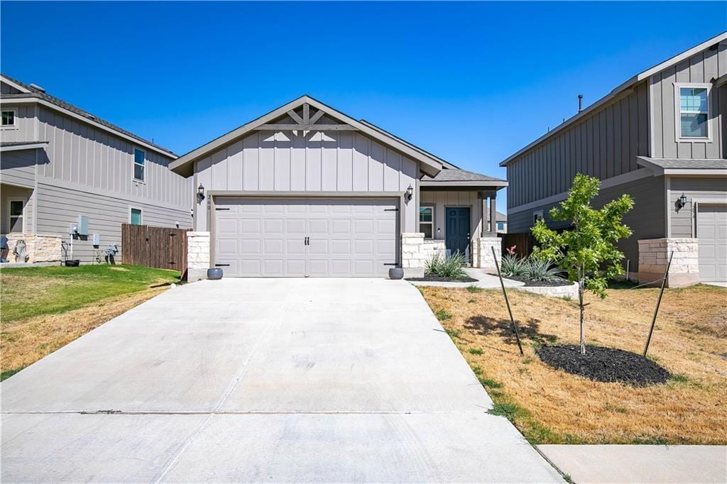 Primary Photo - 260 La Dera Dr