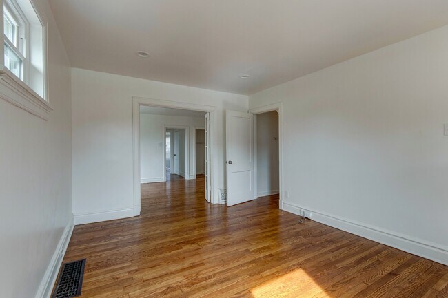 Foto del edificio - 4021 Dover Pl