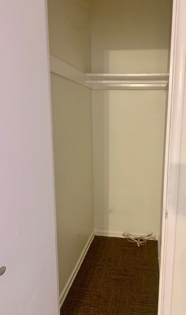 Building Photo - Spacious 1bd/1bth Upstairs Unit
