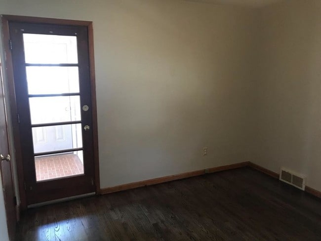 Building Photo - 2325 Brookview Blvd #Down