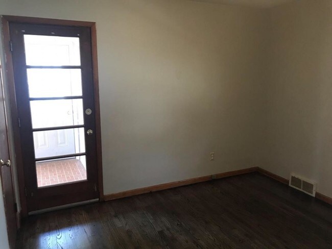 Foto del edificio - 2325 Brookview Blvd #Down