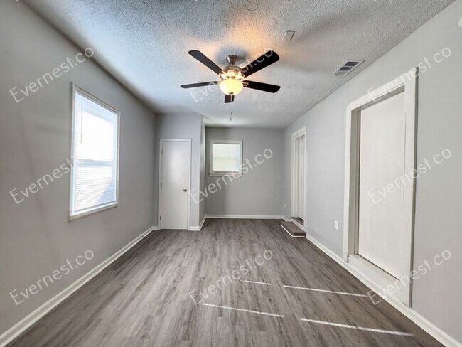 Foto del edificio - 1682 Altadena Pl SW