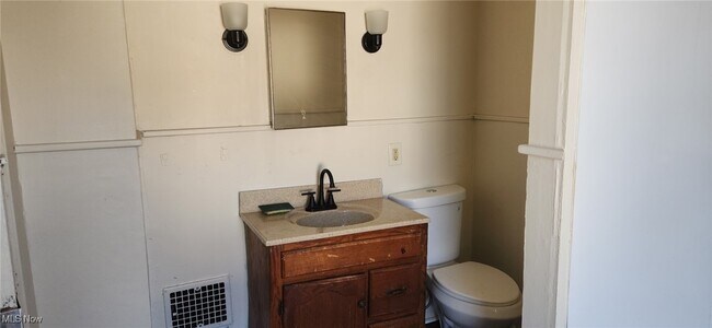 Foto del edificio - 48 Eleanor Ave