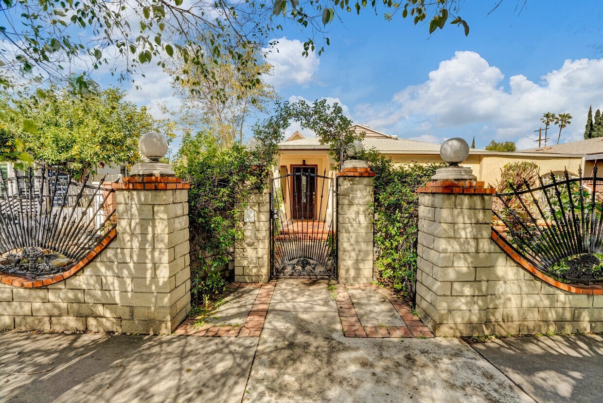 14833 Cohasset St, Van Nuys, CA 91405 House Rental in Van Nuys, CA