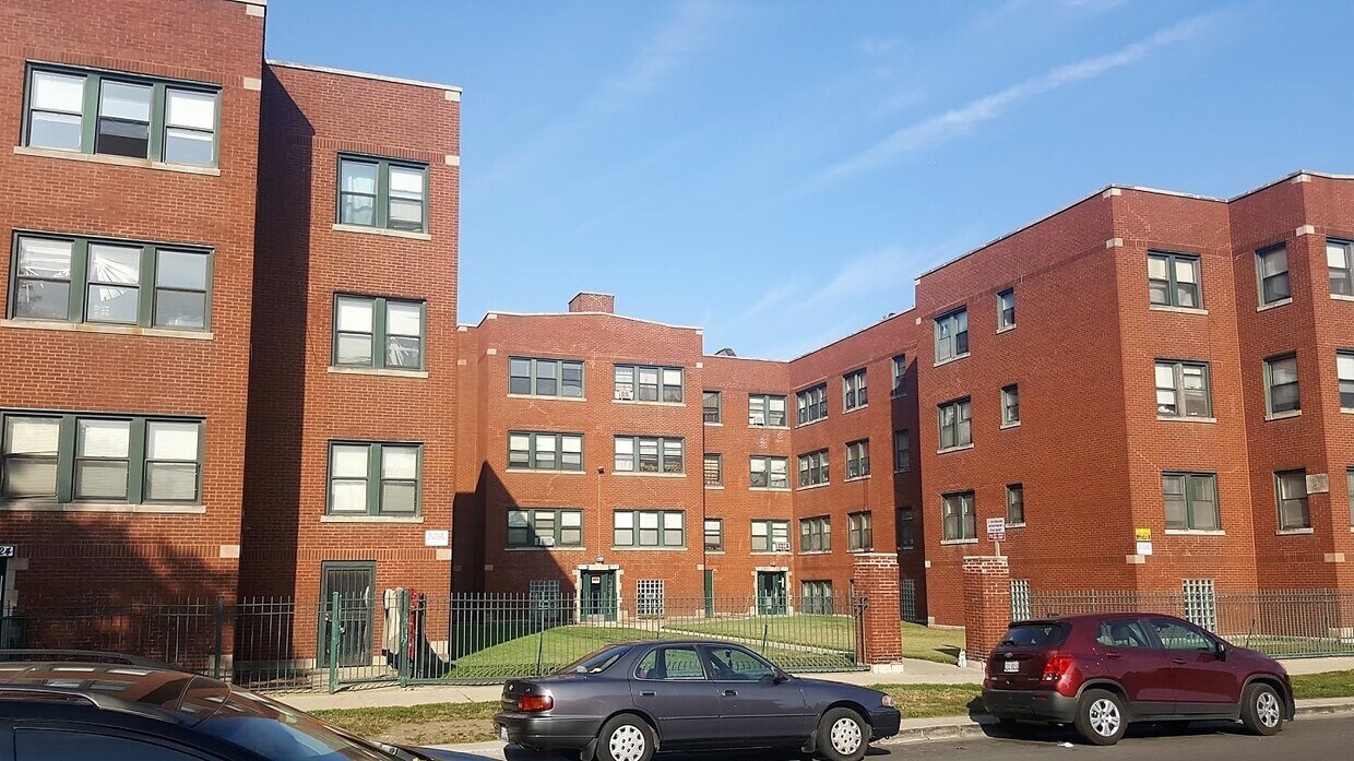 Primary Photo - 7908-7926 S Ingleside Ave