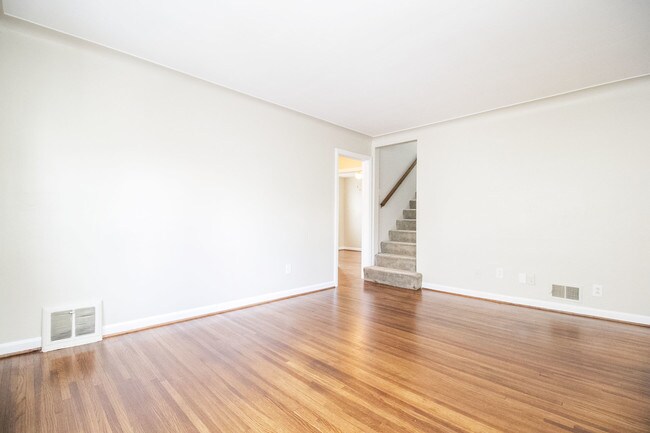 Foto del edificio - 2125 Loxley Rd