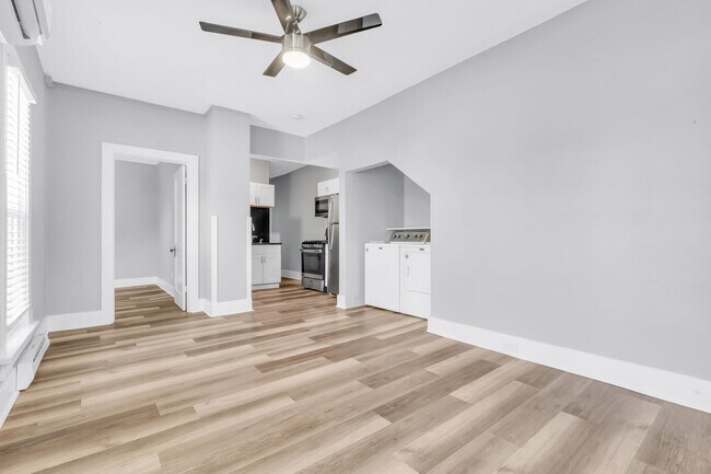 Building Photo - 1213 12th St