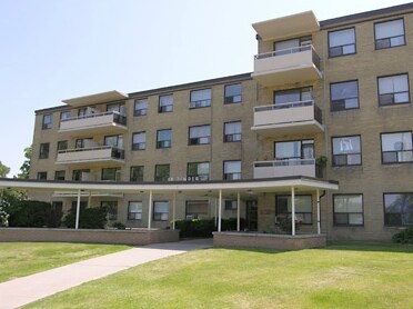 Photo du bâtiment - Deepwood Apartments