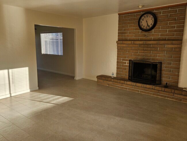 Building Photo - 4445 S Kostka Ave