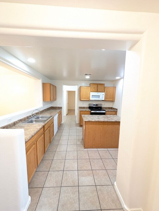 Foto del edificio - AVAILABLE NOW!!! - Roomy single story 4 bedroom home for rent in Pecan Creek!