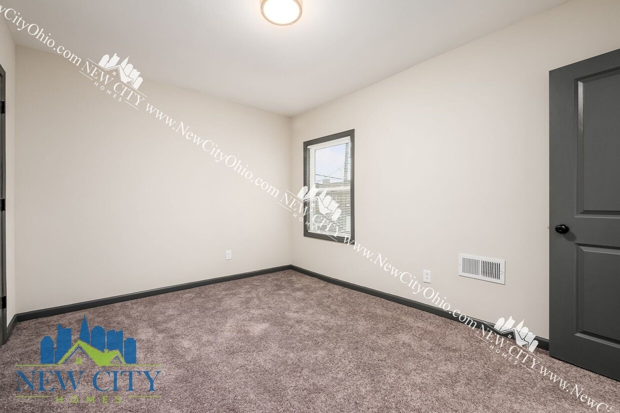 Building Photo - Beautiful Modern 3 Bedroom Renovation in F...