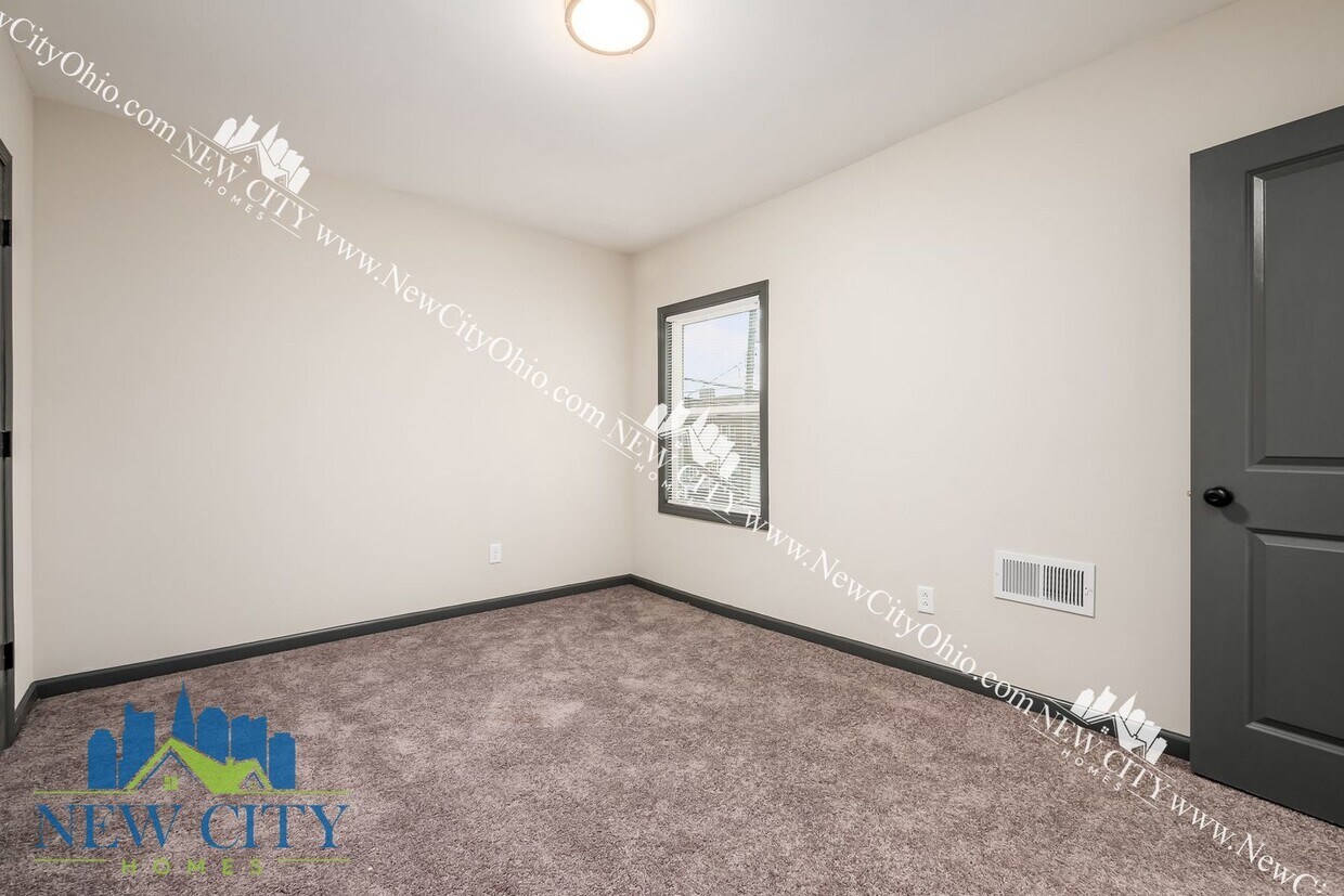 Foto del edificio - Beautiful Modern 3 Bedroom Renovation in F...