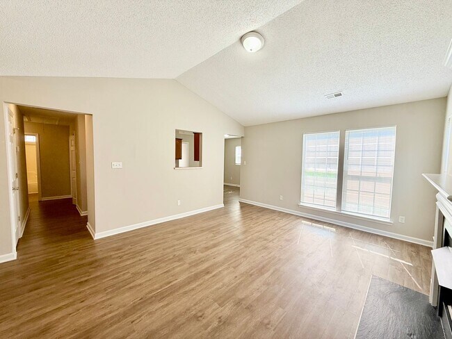 Foto del edificio - 1706 Oakdale Green Dr