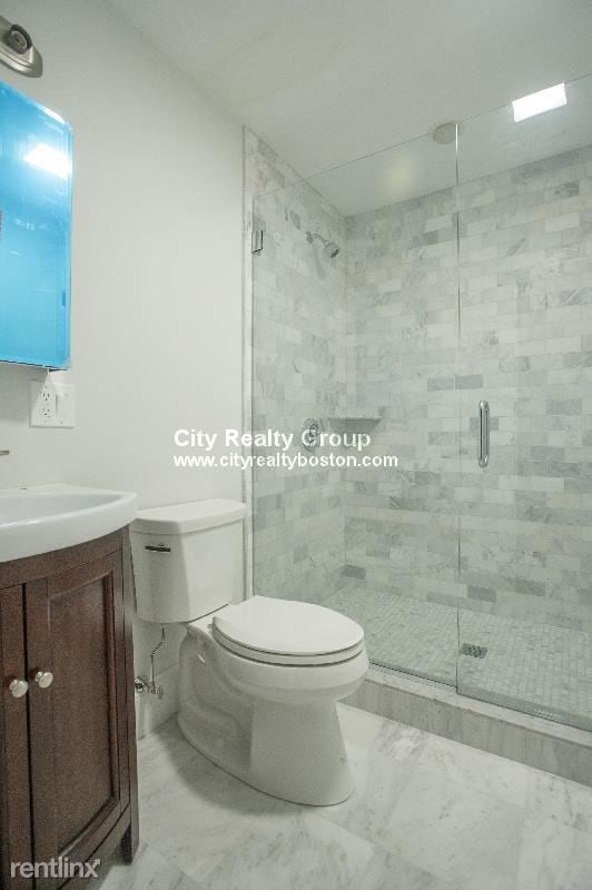 Building Photo - 27 Lamartine St