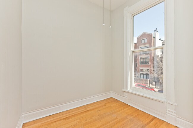 Foto del edificio - 858 N Paulina St