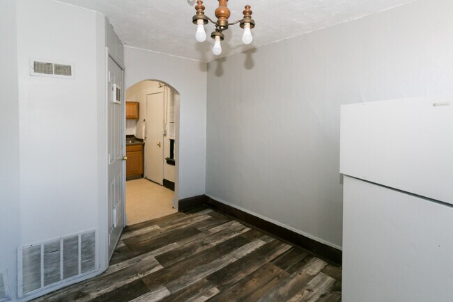 Building Photo - 1514 N Elston Ave