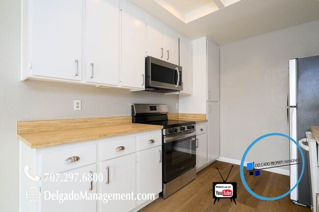 Building Photo - Beautiful two bedroom/two bath Waterview duplex available now!