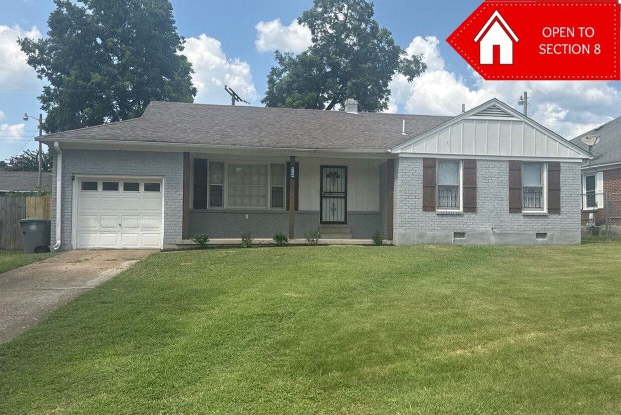 Newly Rehabbed 4 Bedroom 2 Bath | Hyde Par... - Newly Rehabbed Home in Hyde Park - Open To...