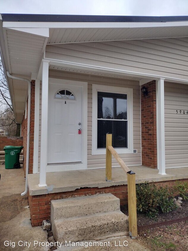 Primary Photo - 2 br, 1 bath Duplex - 5904 Graston Ave 590...