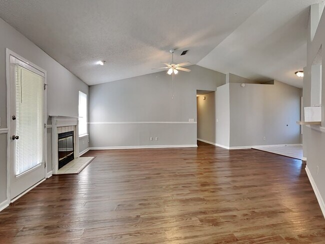 Foto del edificio - 315 Springfield Ct
