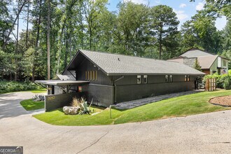 Building Photo - 3252 W Roxboro Rd NE