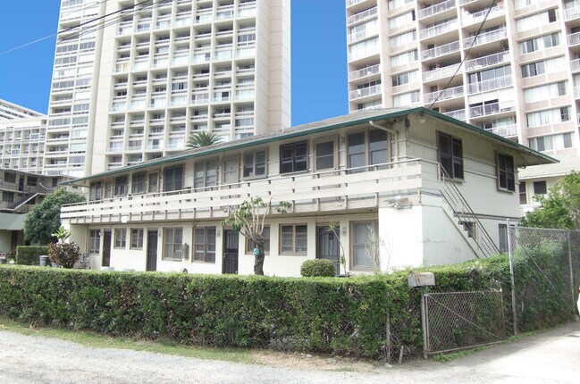 Building Photo - 562 Lauiki St