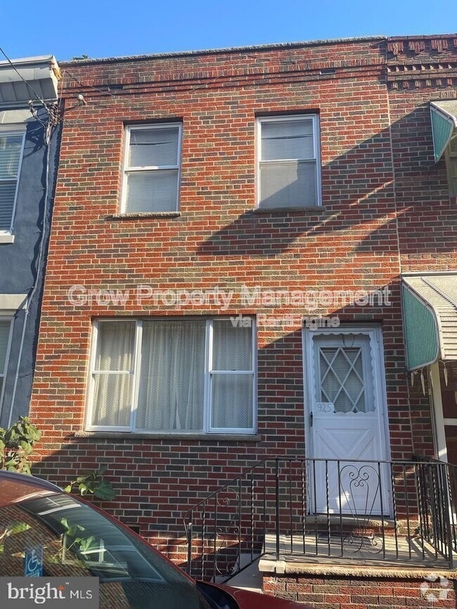 Building Photo - 925 Watkins St