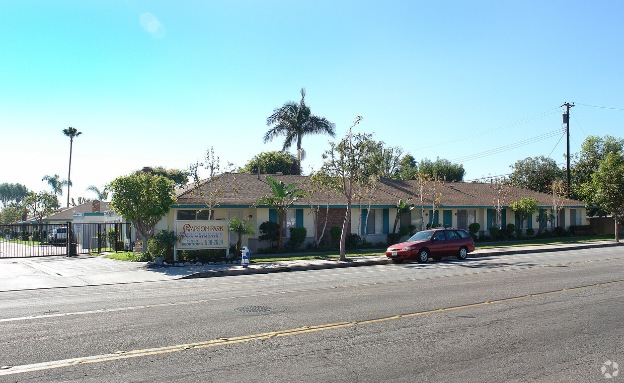 Foto del edificio - Lampson Park