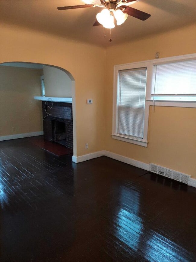 Building Photo - 3 bedroom in Detroit MI 48223
