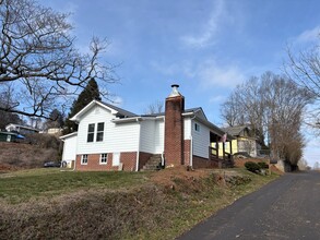 Building Photo - 160 Seminary Cir