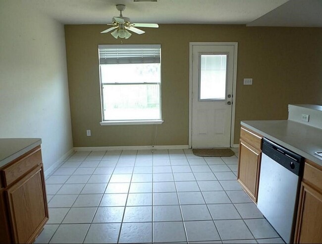 Foto del edificio - 9718 Cottage St