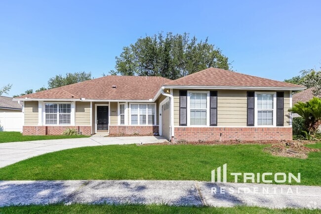 Building Photo - 8465 Country Bend Cir W