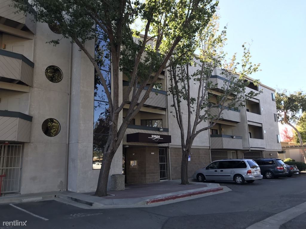 Foto principal - 2 br, 2 bath Condo - 25930 Kay Avenue 104