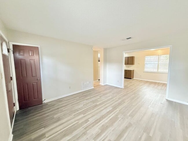 Building Photo - 4930 La Ceiba Dr