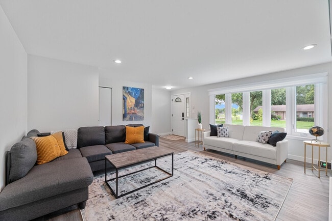 Building Photo - 227 Wakefield Ln