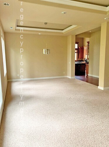 Building Photo - Entertainers dream! Spacious 4 bedroom hom...