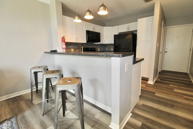 Foto del edificio - 1348K Hunters Road