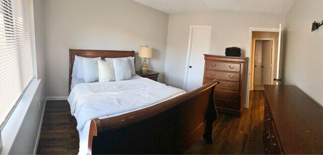 Foto del edificio - 1211 Metze Rd