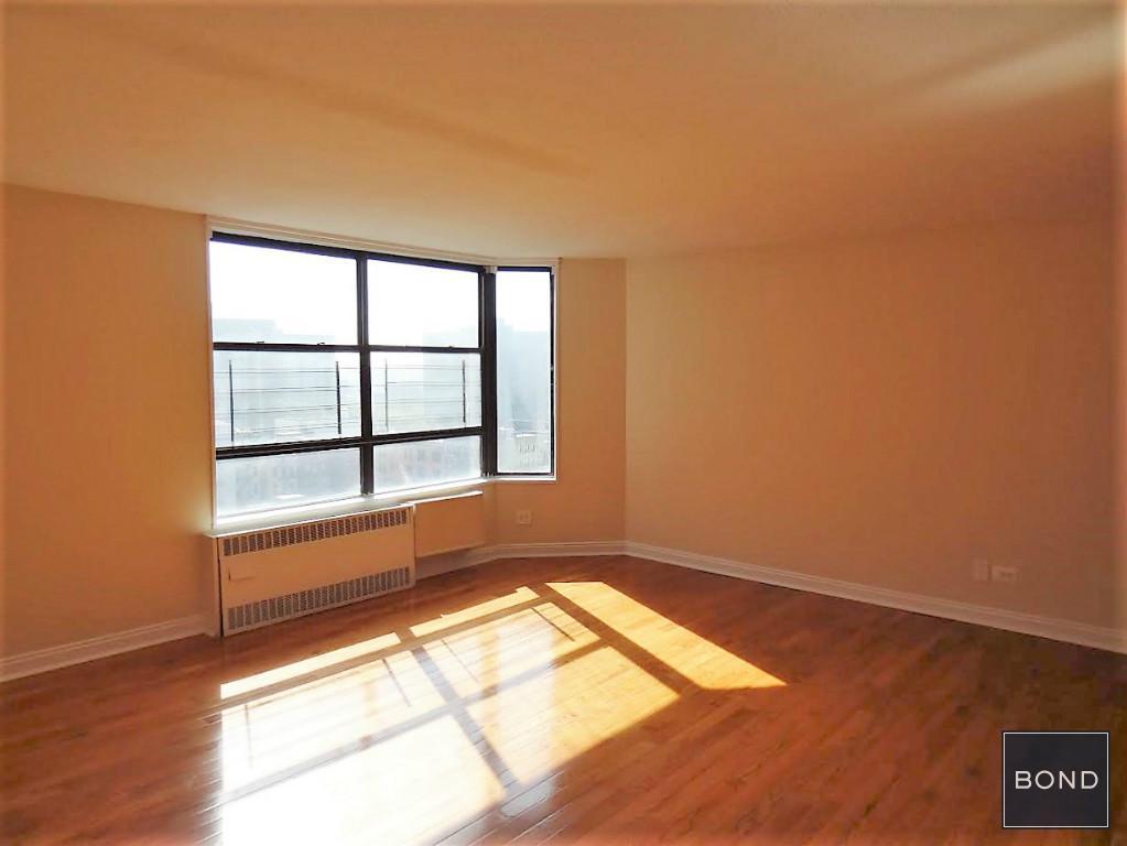 Primary Photo - 3333 Broadway