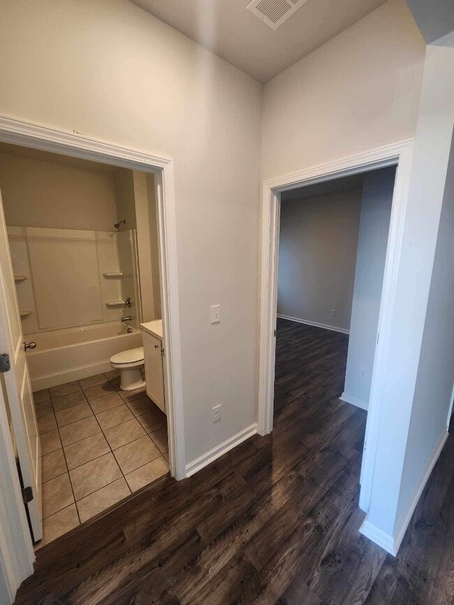 Building Photo - 10035 Hamilton Br Lp
