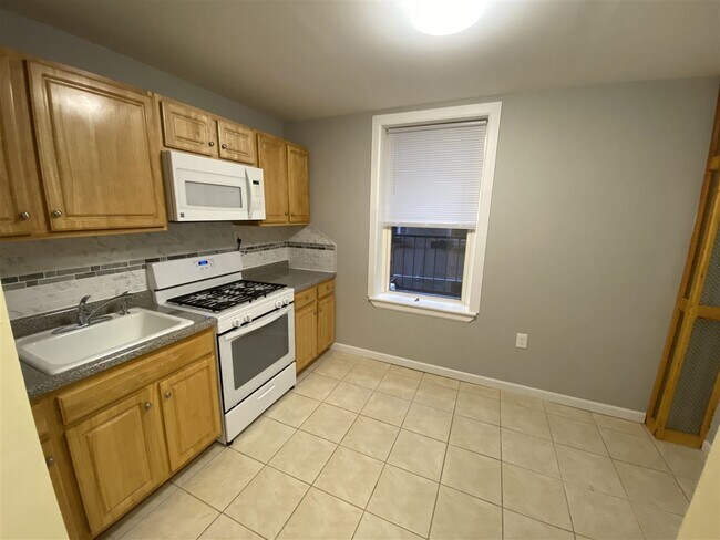 Building Photo - 157-159 W 48th St