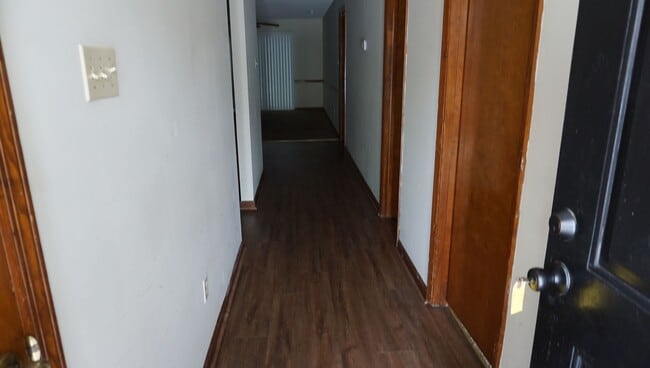 Building Photo - Great Condo on Bemiss
