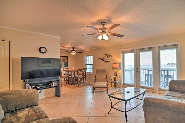 Foto del edificio - 5285 Coquina Key Dr SE