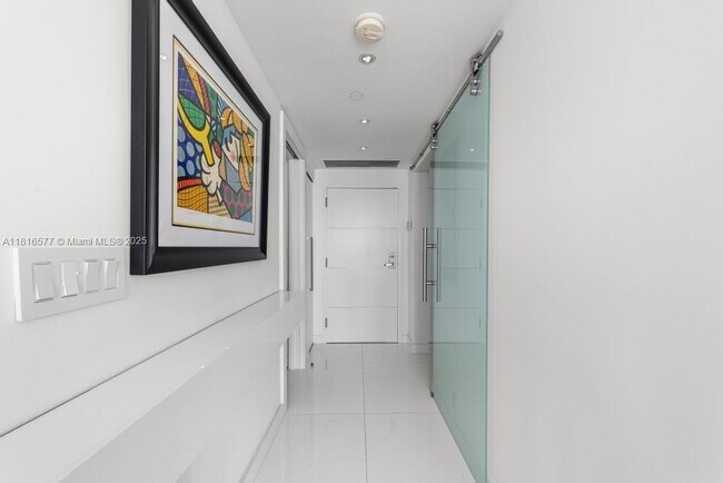 Foto del edificio - 400 South Pointe Dr