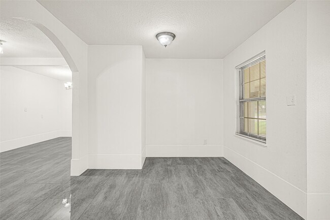 Foto del edificio - 506 Edgebrook Dr
