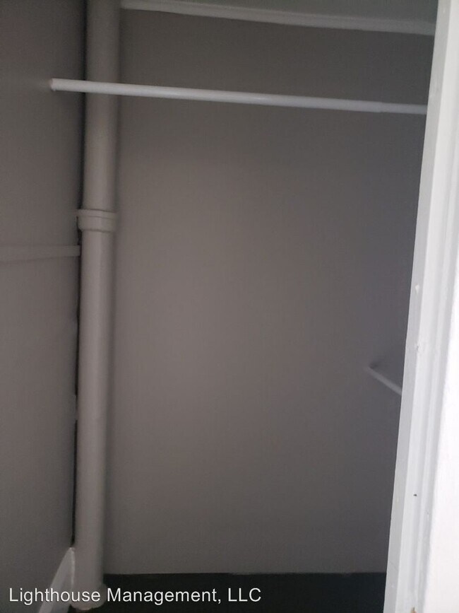 Foto del edificio - 3 br, 1 bath House - 24 Henion St.