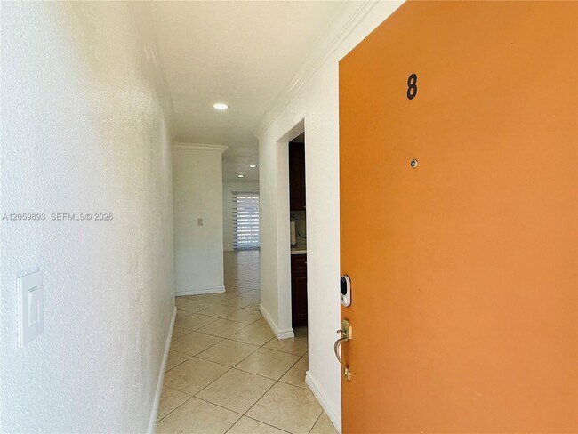 Foto del edificio - 1100 W 35th St